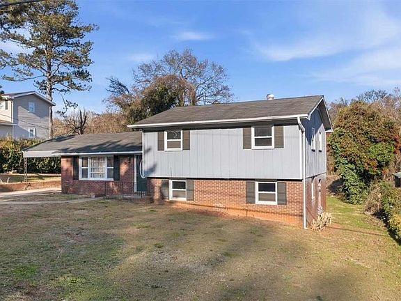 3rd image of 9 Atteiram Dr NE