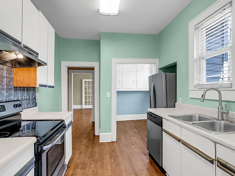 205 Croft St — Photo 14