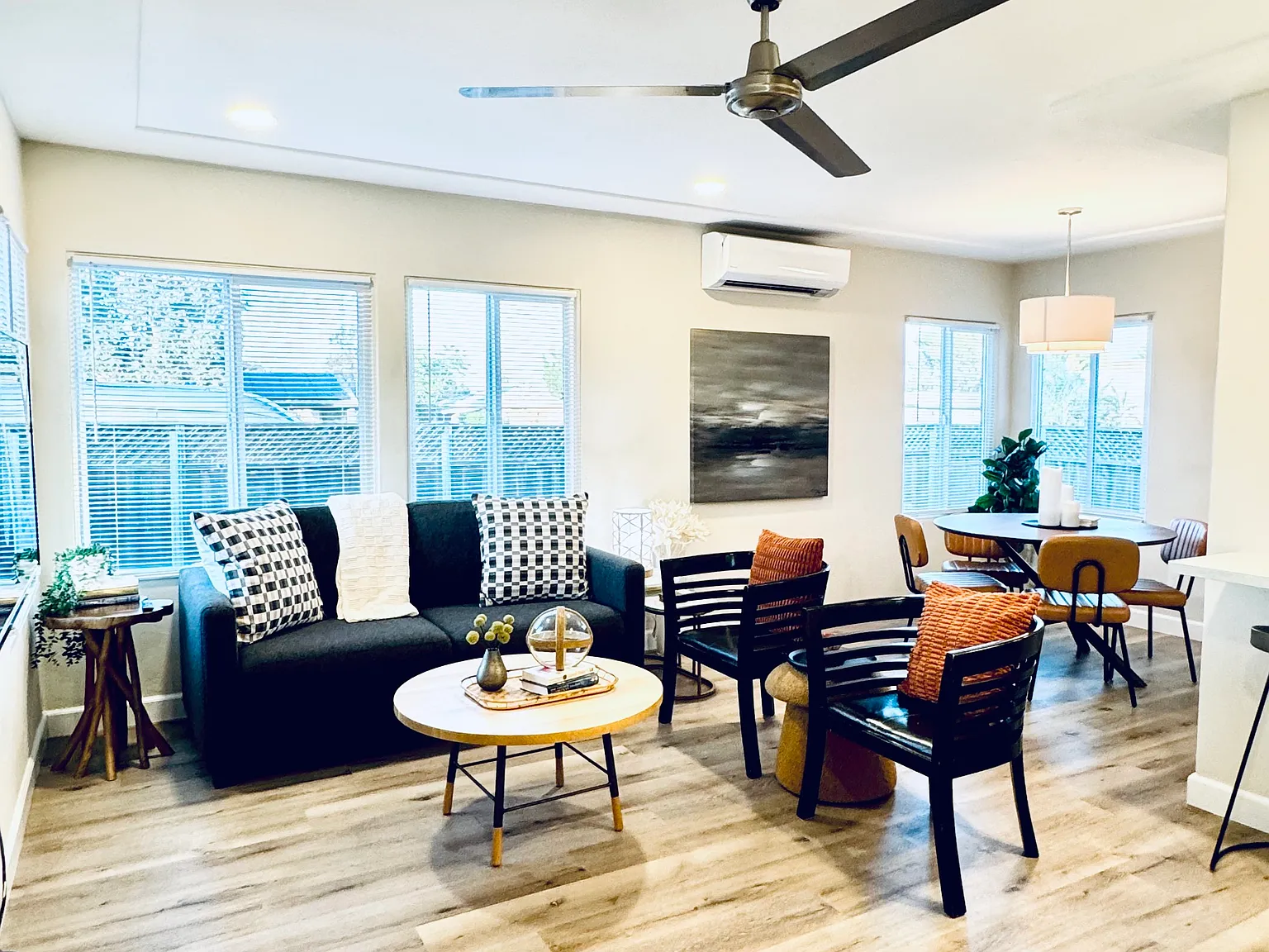 2 bed, 860 sqft, $4,100 — Photo 2