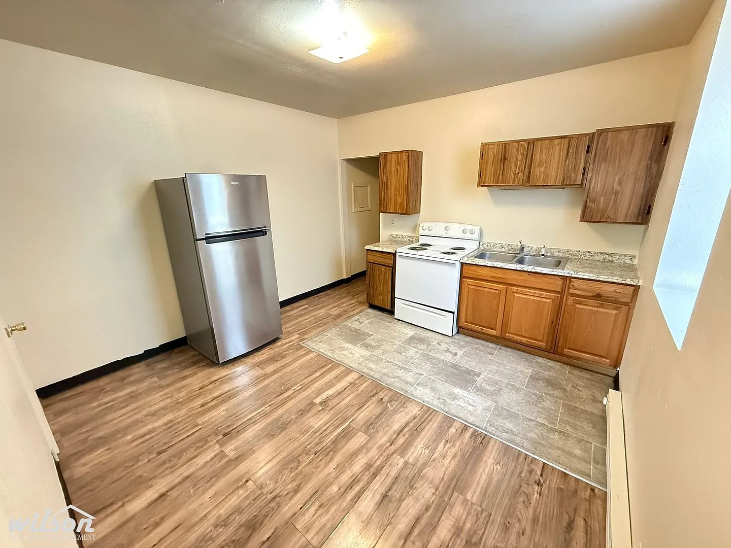210 S Naches Ave — Photo 4