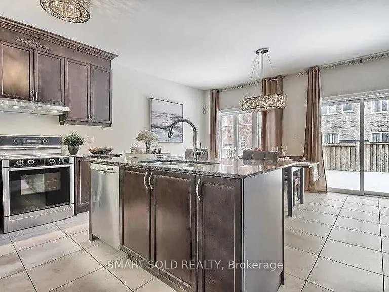 7 Barletta Dr — Photo 7