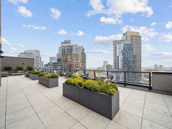 10 Nevins Street image 16 of 19