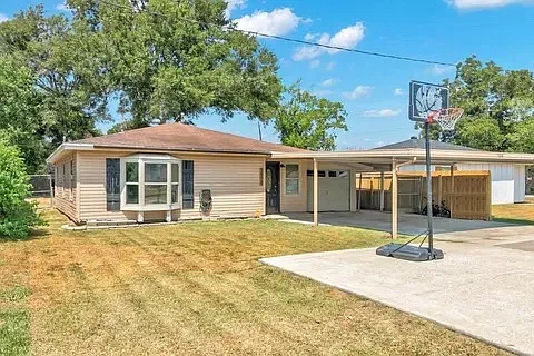 3 bed, 1104 sqft, $1,750 — Photo 2
