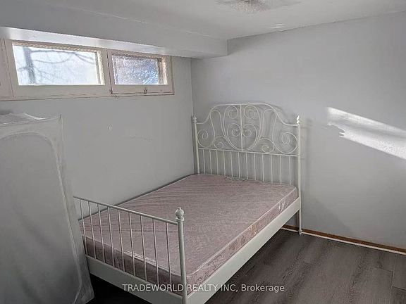 4th image of 25 Linelle St #Basement