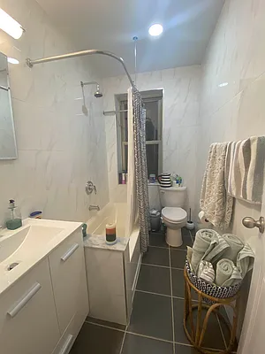 Rented by Highline Residential | media 9