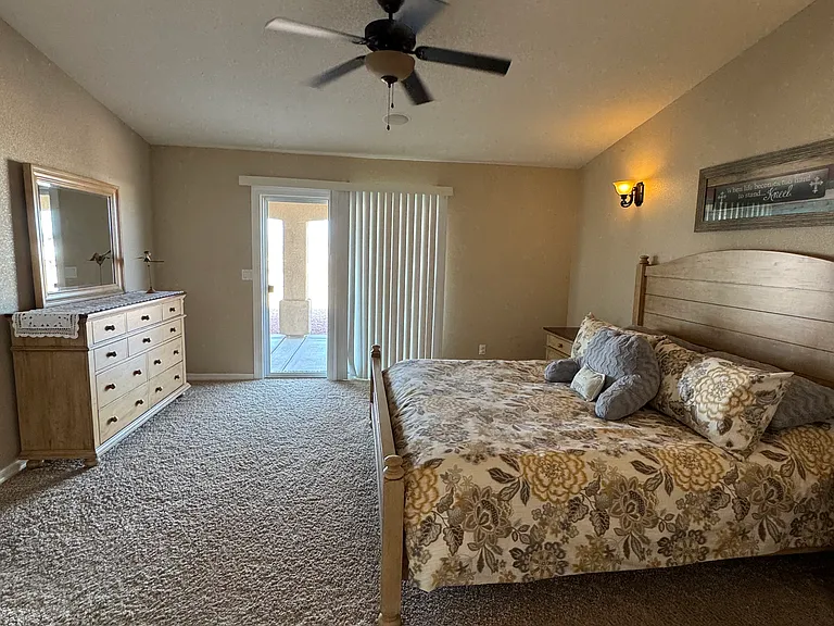 2399 E Klamath Loop — Photo 25