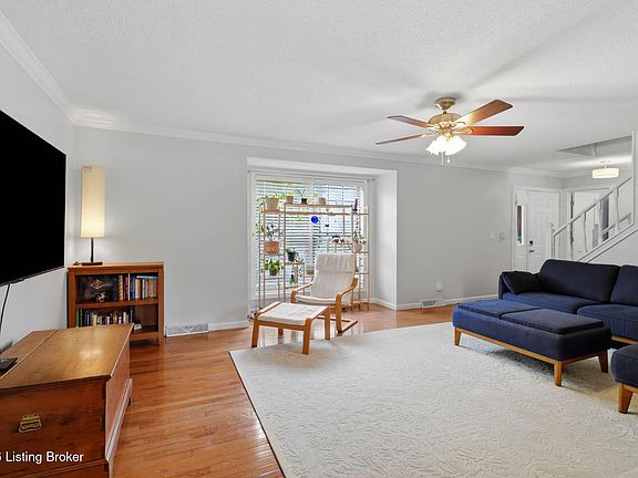 5th image of 409 Silk Oak Dr