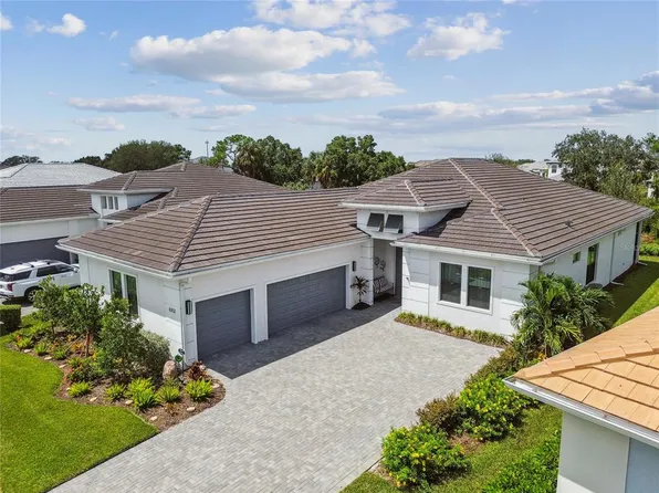4952 Surfside Cir, Lakewood Ranch, FL 34211
