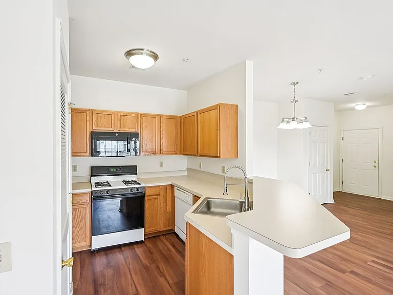 Spring Creek Apartments — Photo 86