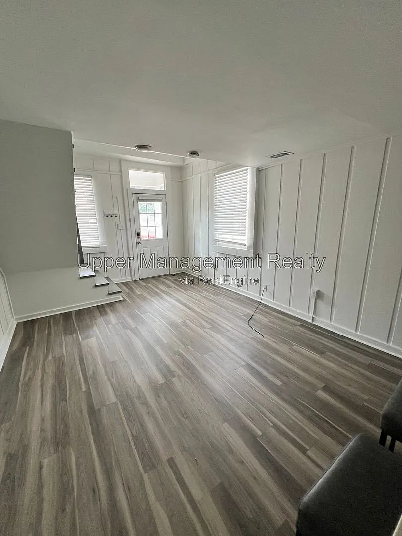 2 bed, 1.0 bath, $2,200 — Photo 4