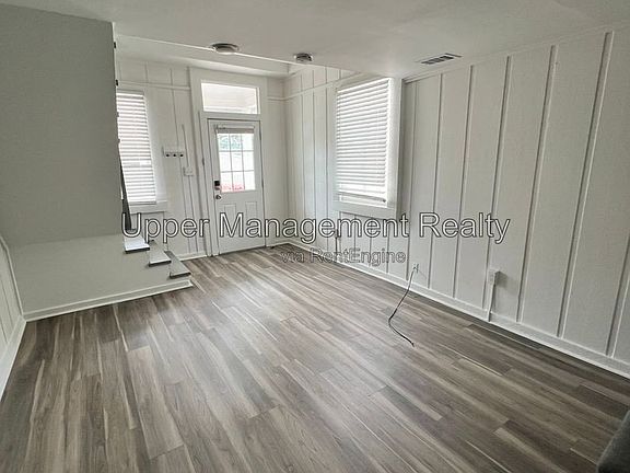 4th image of 1136 Adams St