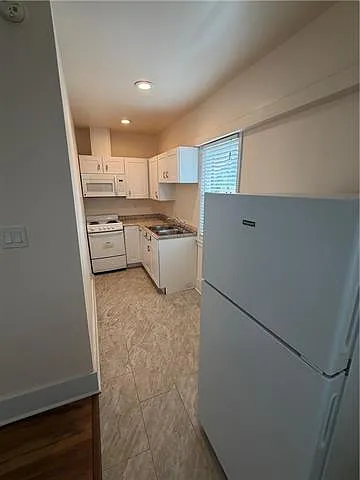 1 bed, 1.0 bath, 325 sqft, $900 — Photo 4