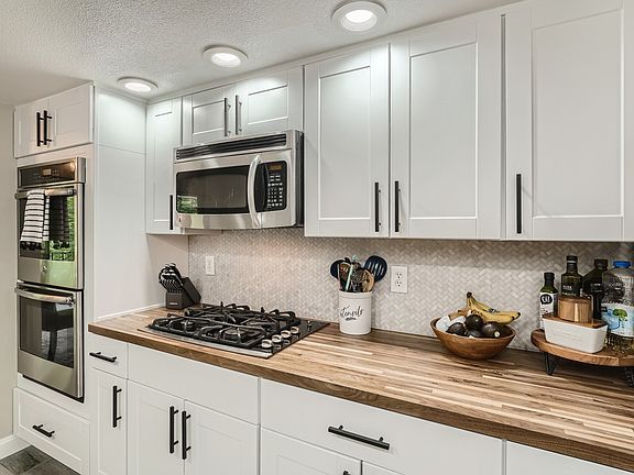 4th image of 7517 Zircon Dr SW #1