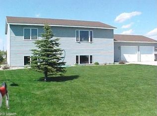 201 8th St W, Carlos, MN 56319