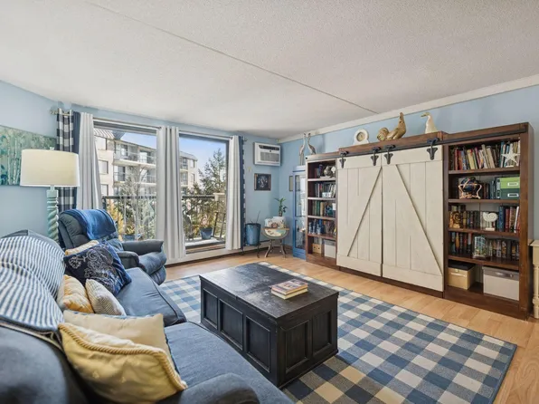 2601 Kenzie Ter APT 330, Saint Anthony, MN 55418