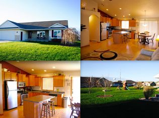 601 Field Crest Ln, Black Creek, WI 54106