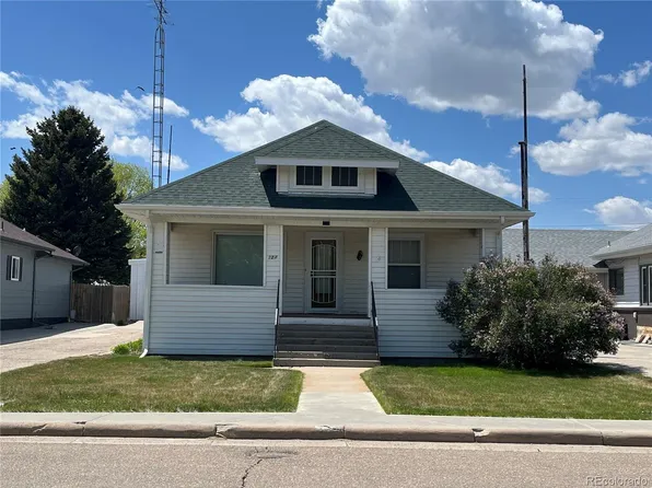 324 Iowa Avenue, Stratton, CO 80836