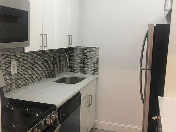 3rd image of 8319 Lefferts Blvd