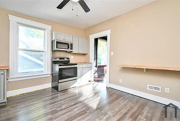 962 Hawthorne Ave #2 — Photo 1