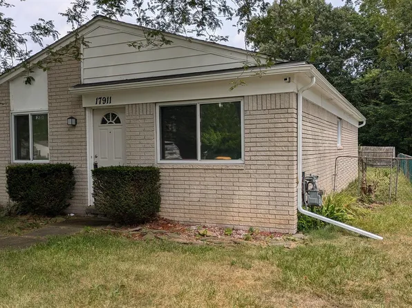 17911 Glenis Ave, Brownstown, MI 48174