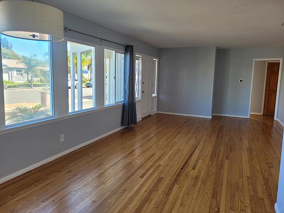 5th image of 1110 Alexandria Dr