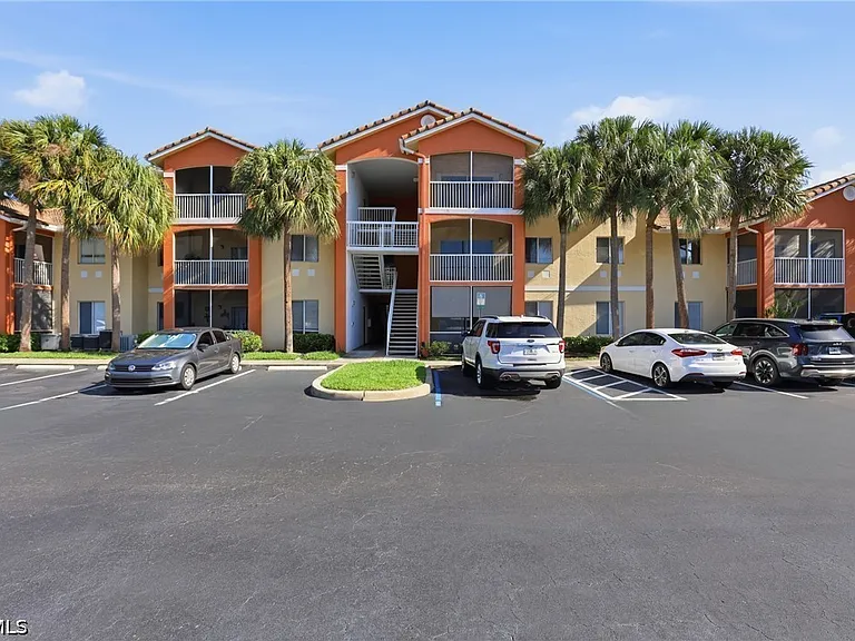 6321 Aragon Way #306 — Photo 1