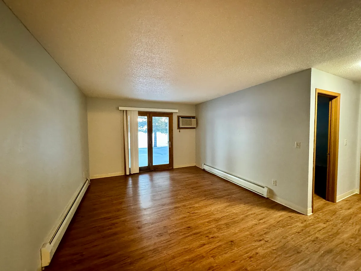 Building Photo - 300 6th St SW #29