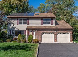 869 Hillside Ave, Mountainside, NJ 07092
