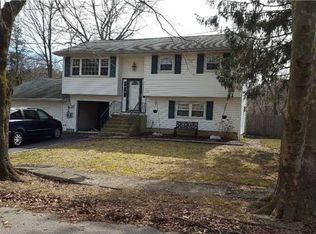 38 Howe St, Huntington Station, NY 11746