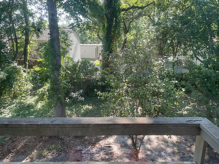 202 Saint Charles Ct — Photo 10