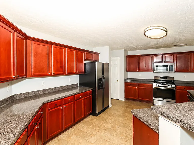 2894 Edgewater St SW — Photo 8