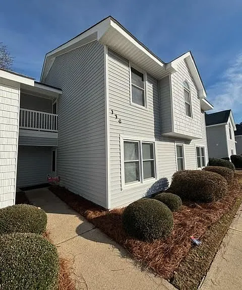 114 W Victoria Ct — Photo 1