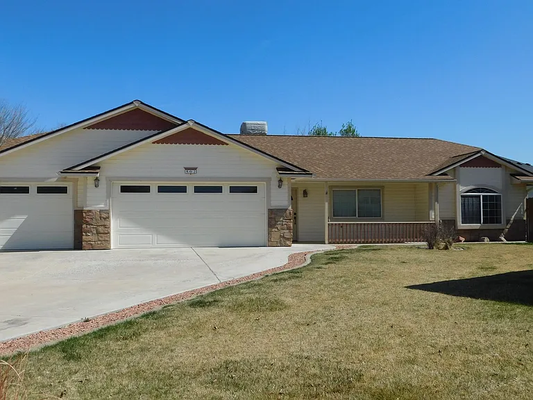 502 Garnet Dr — Photo 1