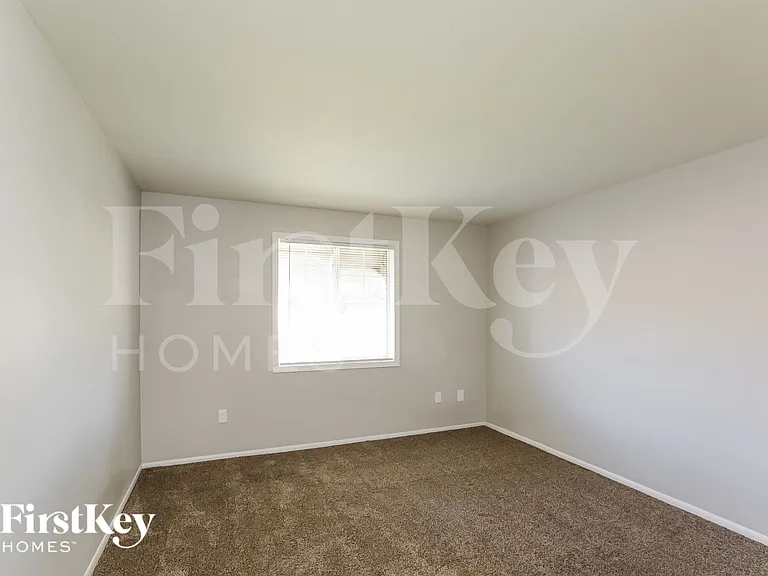 13249 N 14th Dr — Photo 12