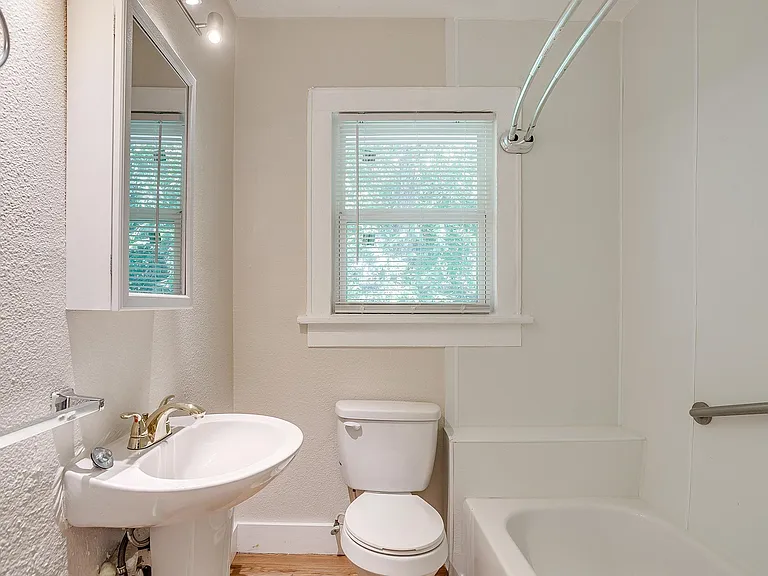 1016 E Arlington Ave #C — Photo 6