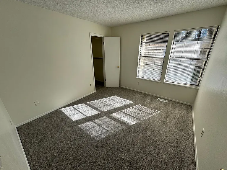 3839 S Evanston St — Photo 9