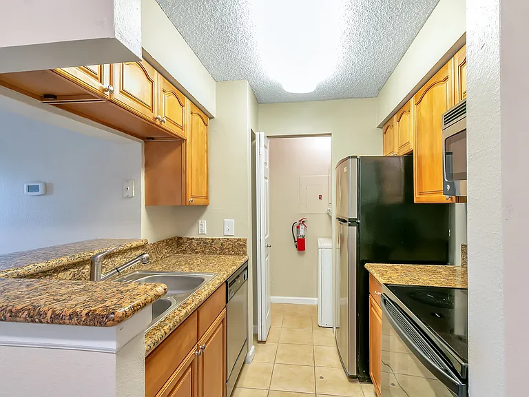 208 Afton Sq #105 — Photo 9