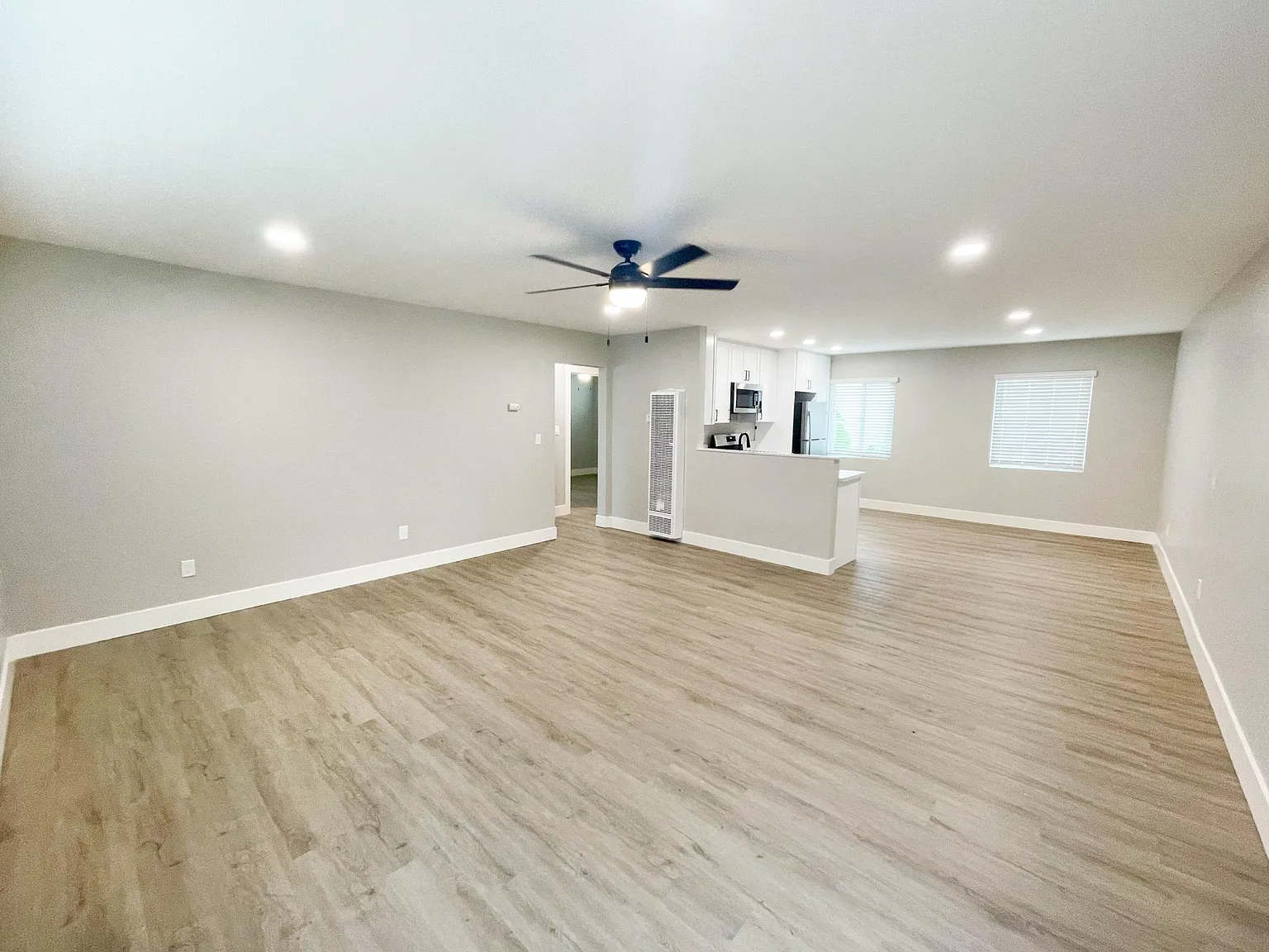 2 bed, 850 sqft, $2,395 — Photo 2