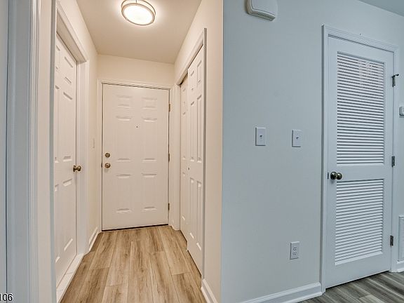 5th image of 1233 Waterford Dr