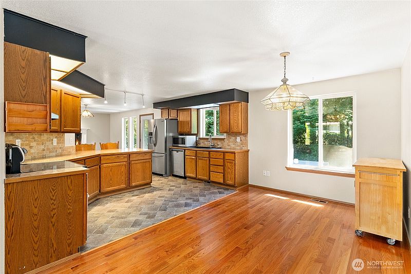 5th image of 608 100th Street S