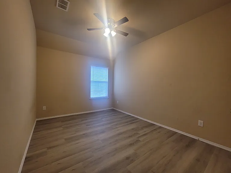 2793 Crescent Lake Dr — Photo 9