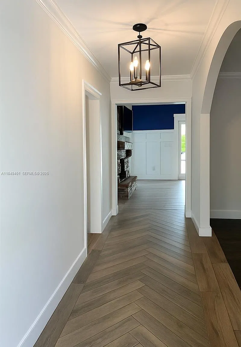 3 bed, 2016 sqft, $6,700 — Photo 1