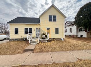821 2nd St., Menasha, WI 54952