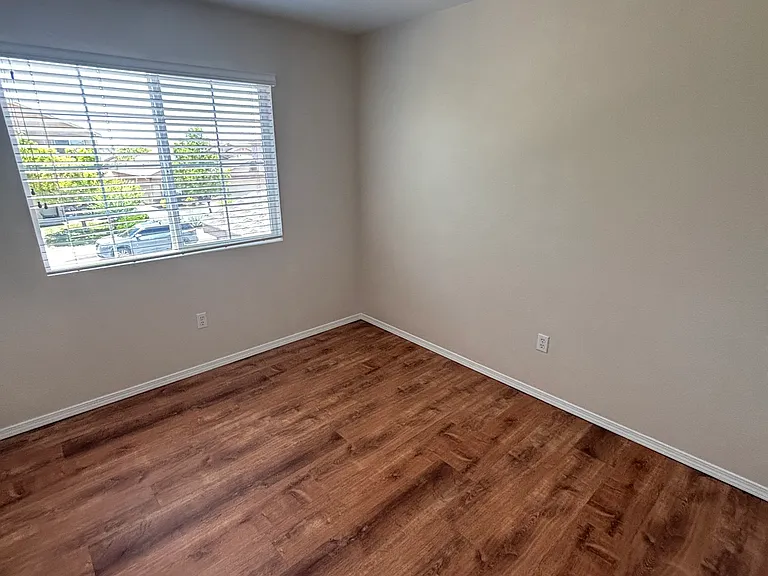 3736 Oasis Springs Rd NE — Photo 2