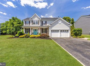 15 Heritage Dr, Allentown, NJ