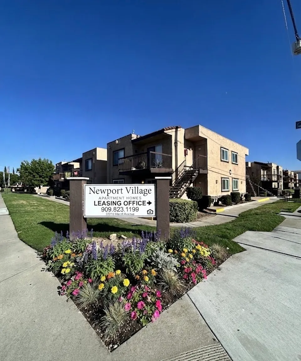 Newport Village Apartments — Photo 1