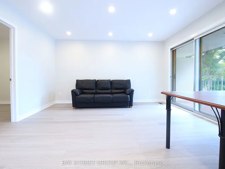 117 Pindar Cres #MAIN FLOOR — Photo 9