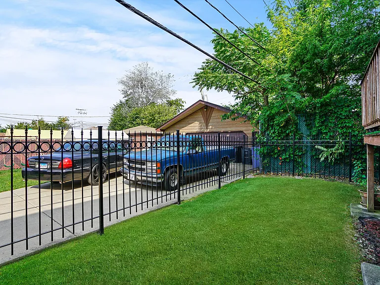 6201 S Knox Ave #A — Photo 22