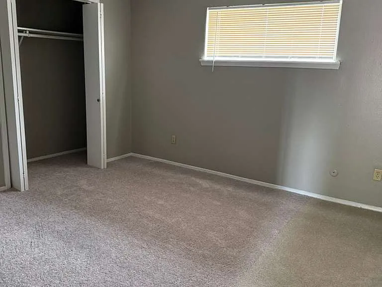 1726 Switzer St #11 — Photo 4