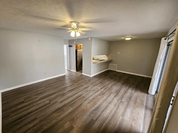 18 Old Saint Marys Pike #102, Parkersburg, WV 26104